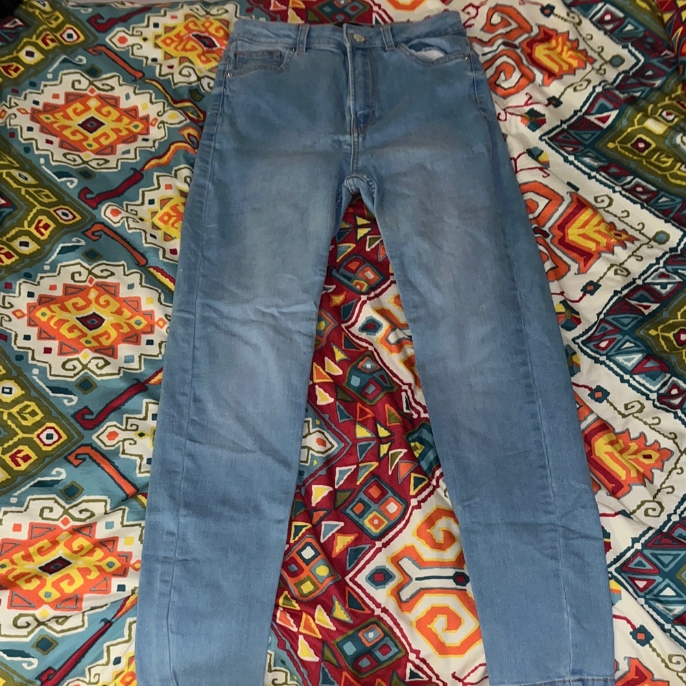 Bershka Light Wash Size 6 Skinny Jeans